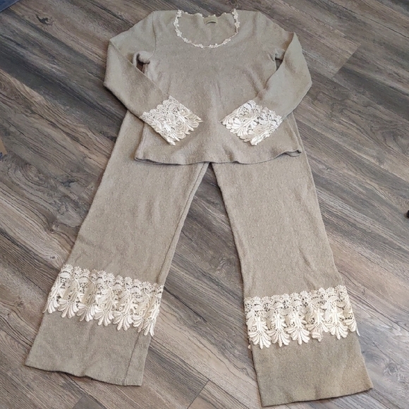 Claire Pettibone Other - Claire Pettibone Two Piece Lounge Set Size Large ( Runs Small)